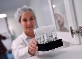 L’Endométriose enfin démasquée ? La révolution du test salivaire à portée de toutes