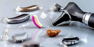 Vie longue à vos oreilles : comment les prothèses auditives pourraient vous faire gagner des années