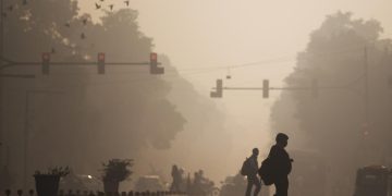 Quand l’air pollué frappe nos enfants : le lourd tribut des familles modestes