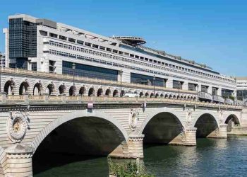 découvrez comment alan, en tant que ministre de l'économie, s'engage à transformer le paysage économique français à travers des réformes innovantes et des politiques audacieuses. suivez ses initiatives pour favoriser la croissance, soutenir les entreprises et améliorer le quotidien des citoyens.