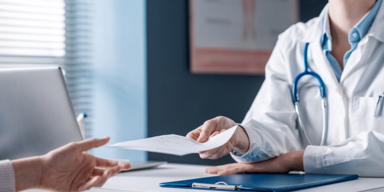 découvrez les meilleures options de complémentaire santé en auvergne-rhône-alpes. protégez votre santé et celle de vos proches avec des solutions adaptées à vos besoins et à votre budget. comparer les offres et choisissez la mutuelle qui vous convient le mieux.