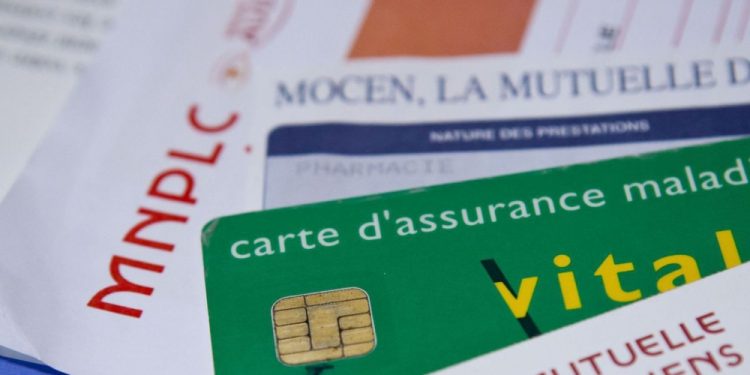 découvrez notre comparatif des mutuelles seniors pour 2025. comparez les prix et les garanties pour choisir la couverture santé adaptée à vos besoins et profitez d'une retraite sereine.