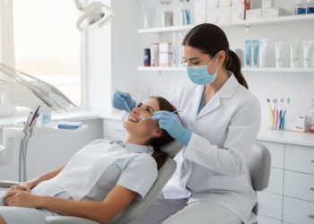 découvrez nos soins dentaires préventifs pour maintenir une santé bucco-dentaire durable et prévenir les problèmes avant qu'ils n'apparaissent.