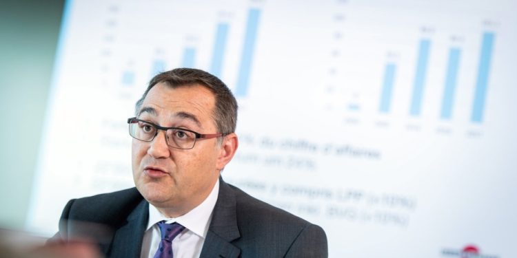 découvrez comment les dirigeants jouent un rôle central dans les débats et les décisions du secteur mutualiste, influençant l'avenir et la solidarité collective.