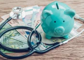 découvrez pourquoi la hausse des cotisations mutuelles est défavorable aux assureurs et quelles en sont les conséquences pour le secteur.