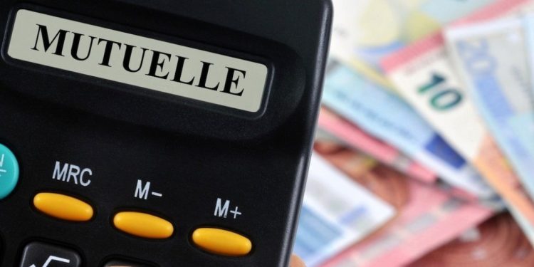 découvrez les raisons de la hausse des tarifs des mutuelles en 2026 et comment choisir la meilleure couverture santé adaptée à votre budget.