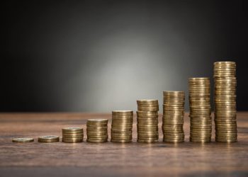 découvrez les solutions pour faire face à la hausse des tarifs des mutuelles et protégez votre budget santé efficacement.