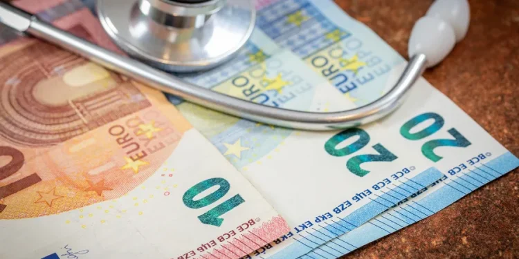 découvrez les nouvelles règles d'imposition des mutuelles santé en 2026 et comment elles impactent vos remboursements et cotisations.