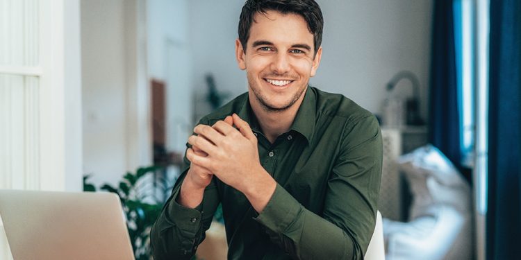 découvrez comment réduire le coût de votre mutuelle en tant que travailleur indépendant grâce à des astuces et conseils personnalisés.