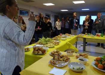 le secours populaire offre des lunettes gratuites aux habitants de val-de-reuil, facilitant ainsi l'accès aux soins visuels pour tous.
