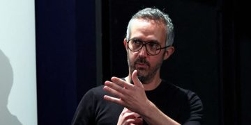découvrez comment ajuster votre complémentaire santé après 65 ans pour bénéficier d'une couverture adaptée à vos besoins spécifiques à cette étape de la vie.