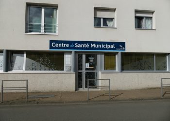 découvrez les rôles essentiels des maires dans le soutien et la gestion des centres de santé locaux pour améliorer l'accès aux soins de proximité.
