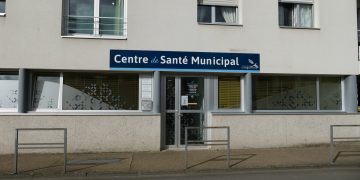 découvrez les rôles essentiels des maires dans le soutien et la gestion des centres de santé locaux pour améliorer l'accès aux soins de proximité.