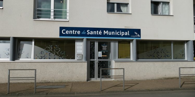 découvrez les rôles essentiels des maires dans le soutien et la gestion des centres de santé locaux pour améliorer l'accès aux soins de proximité.