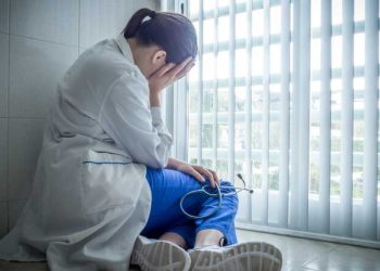 Santé : les soignants des hôpitaux et Ehpad confrontés à une santé plus fragile que la moyenne, révèle une étude